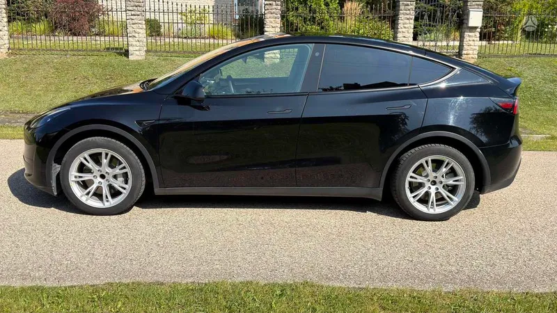 Tesla Tesla Model Y