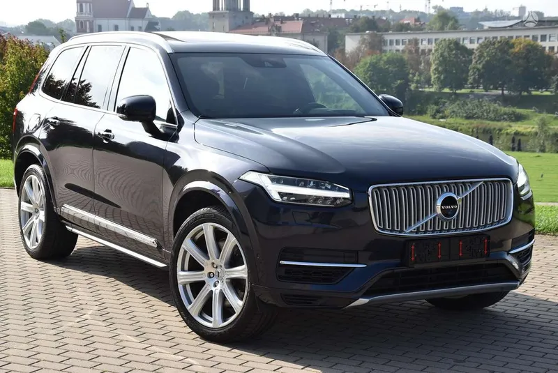 Volvo XC90 - 1