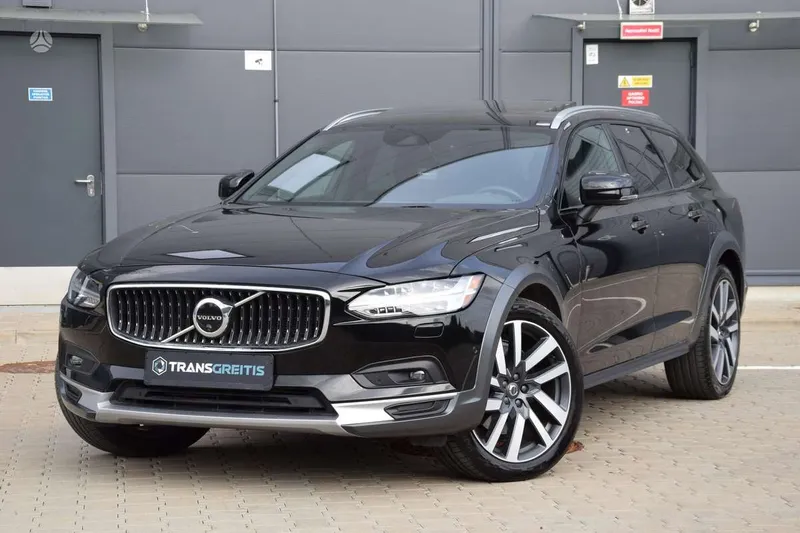 Volvo V90 Cross Country - 1