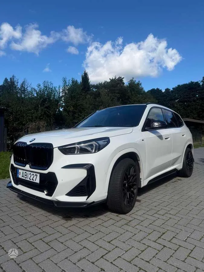 BMW X1 - 1