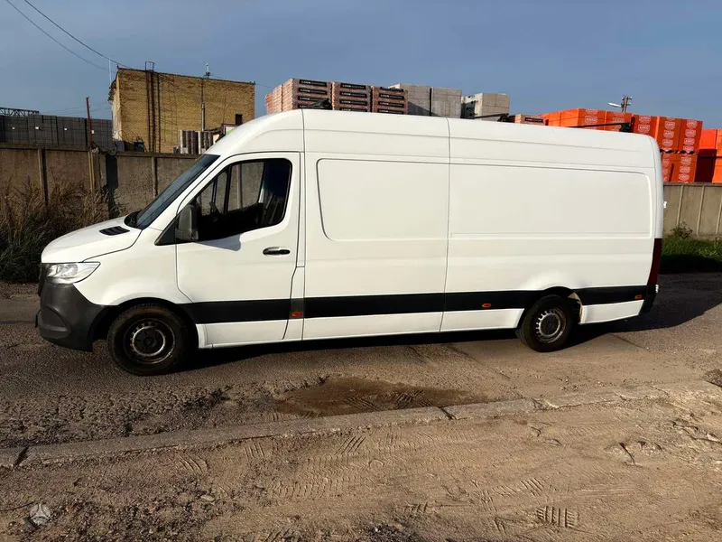 Mercedes-Benz Sprinter - 1