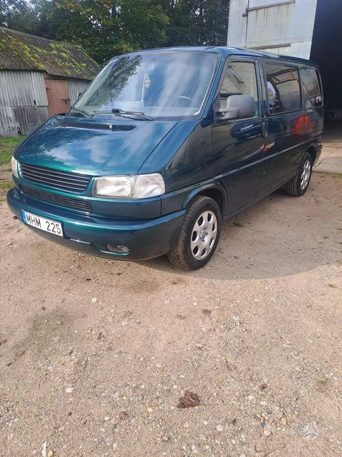 Volkswagen Multivan - 1