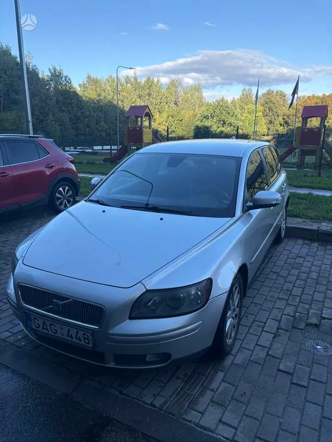 Volvo V50 - 1