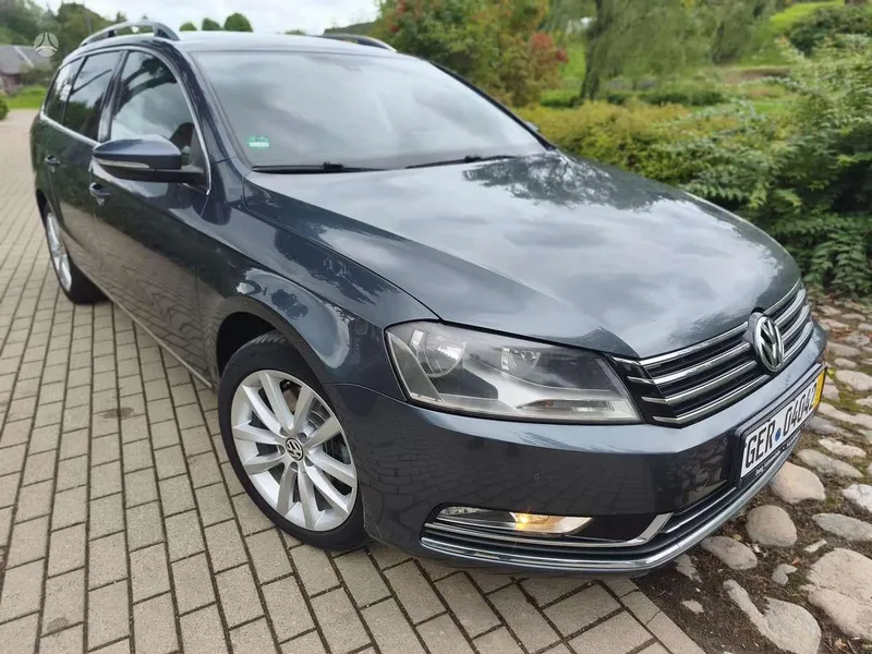 Volkswagen Passat - 1