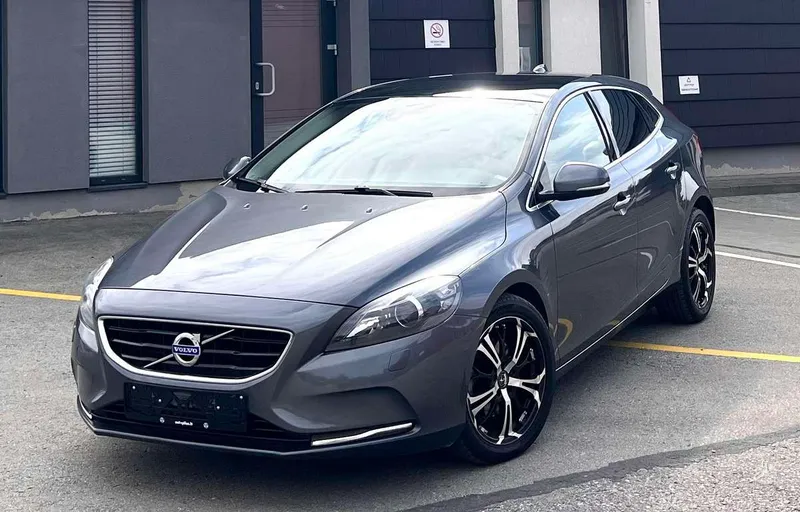 Volvo Volvo V40