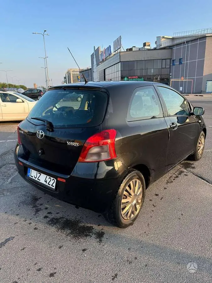 Toyota Yaris - 1