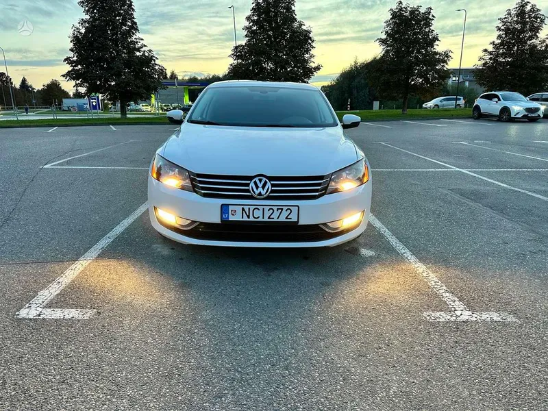 Volkswagen Passat - 1
