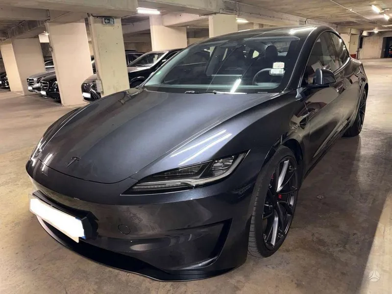 Tesla Tesla Model 3