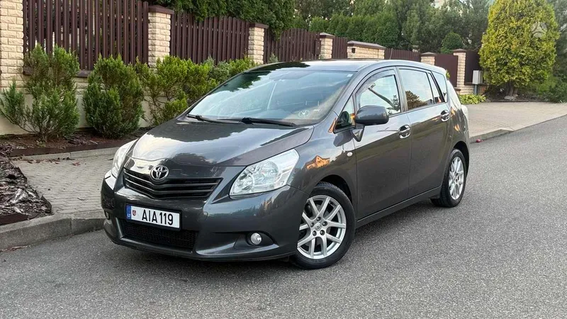 Toyota Verso - 1