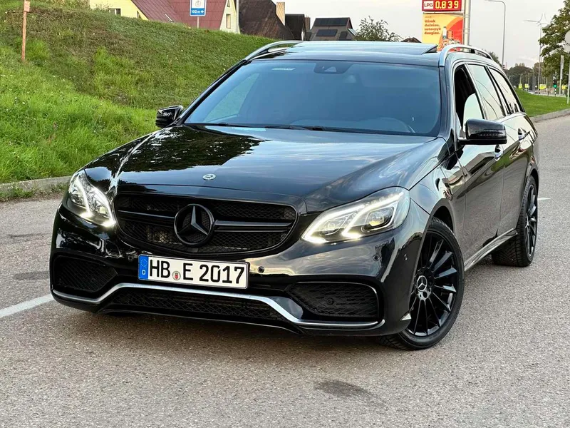 Mercedes-Benz E220 - 1
