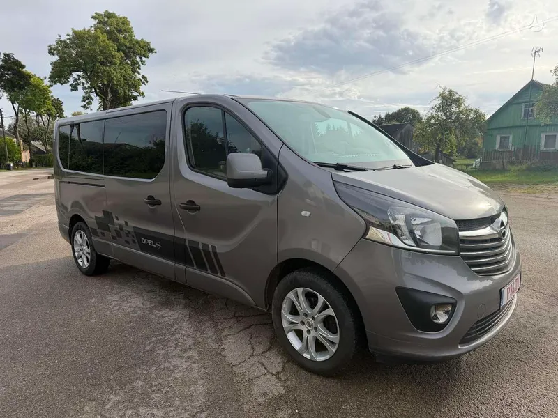 Opel Vivaro - 1