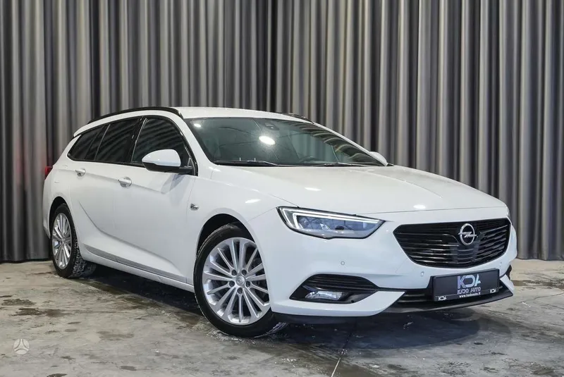 Opel Insignia - 1