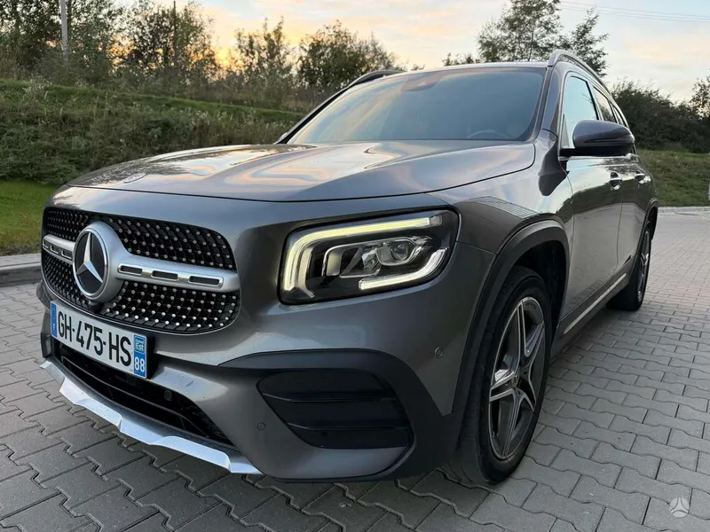 Mercedes-Benz GLB200 - 1