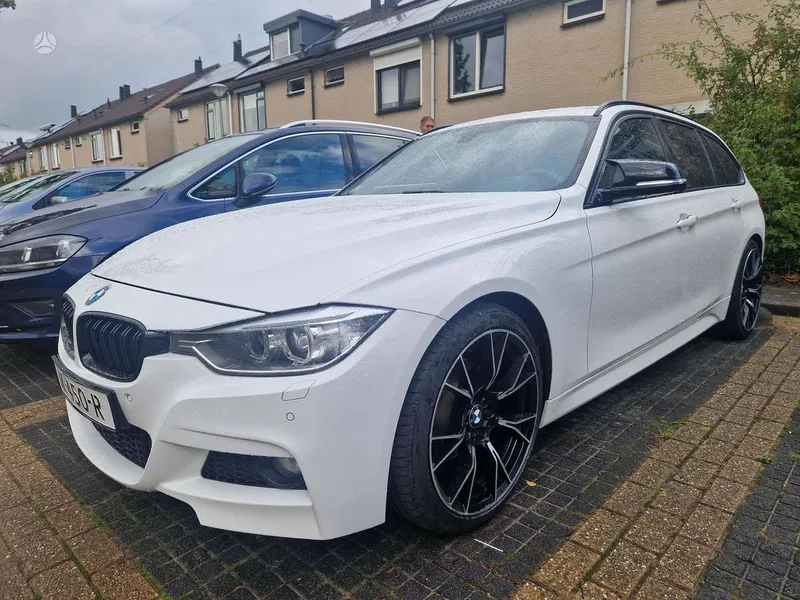 BMW 320 - 1