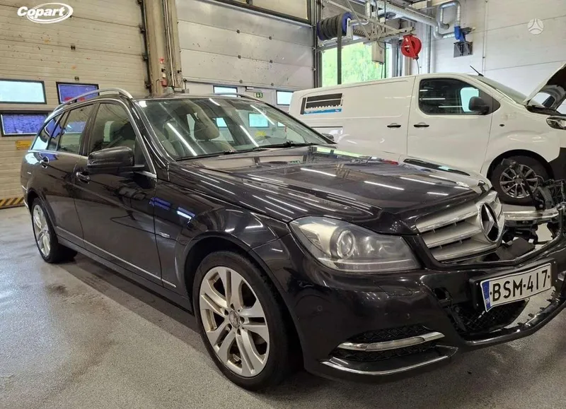 Mercedes-Benz Mercedes-Benz C220