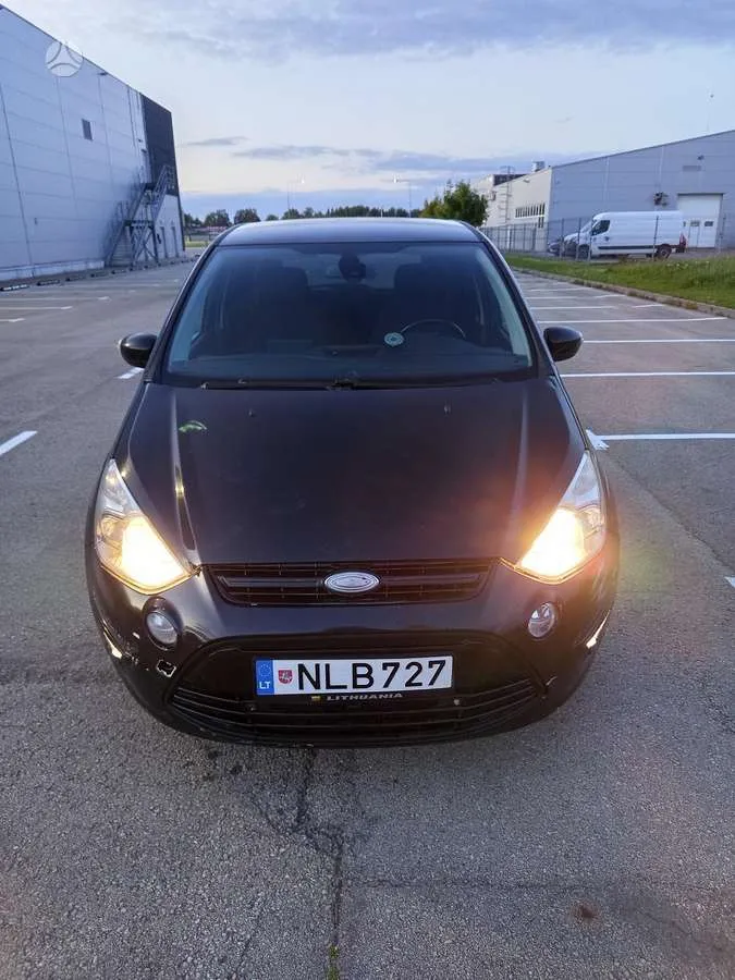 Ford S-MAX - 1