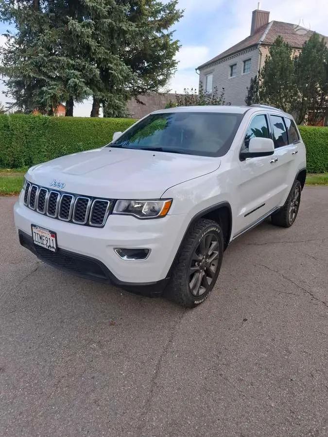 Jeep Grand Cherokee - 1