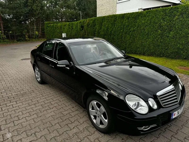 Mercedes-Benz E220 - 1