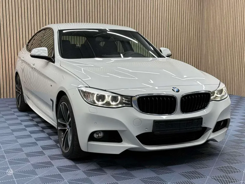 BMW 335 Gran Turismo - 1