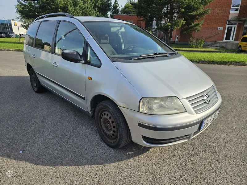 Volkswagen Sharan - 1