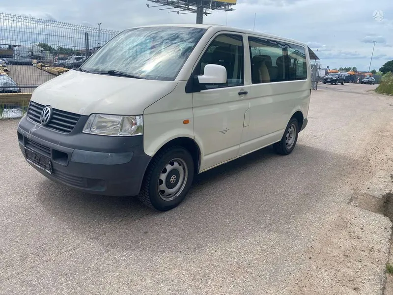 Volkswagen Transporter - 1