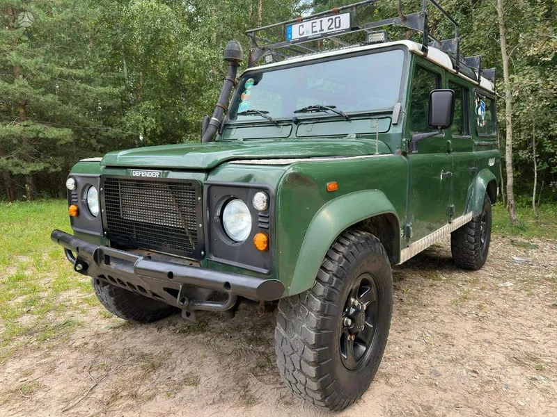 Land Rover Defender - 1