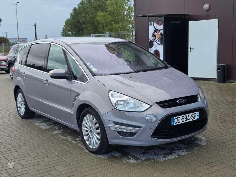 Ford S-MAX - 1