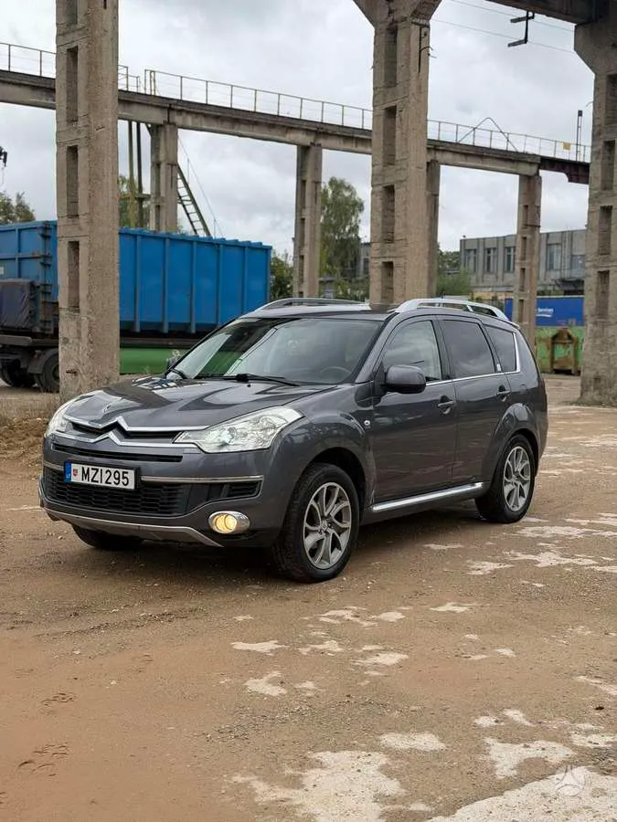 Citroën C-Crosser - 1
