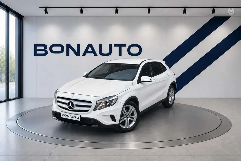 Mercedes-Benz GLA180 - 1