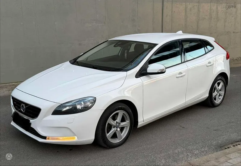Volvo Volvo V40