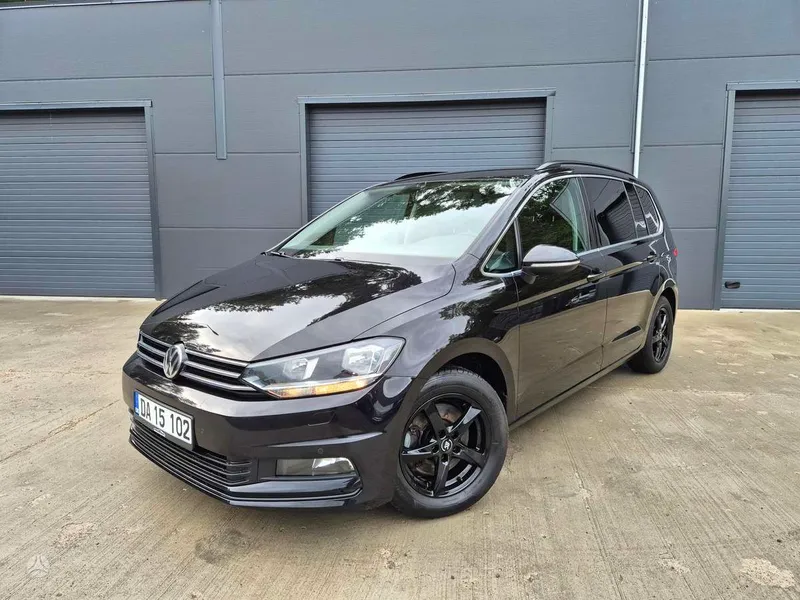 Volkswagen Touran - 1