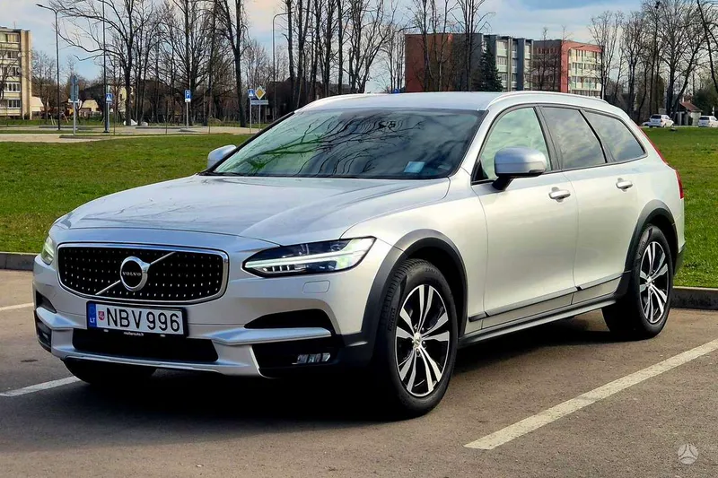 Volvo V90 Cross Country - 1
