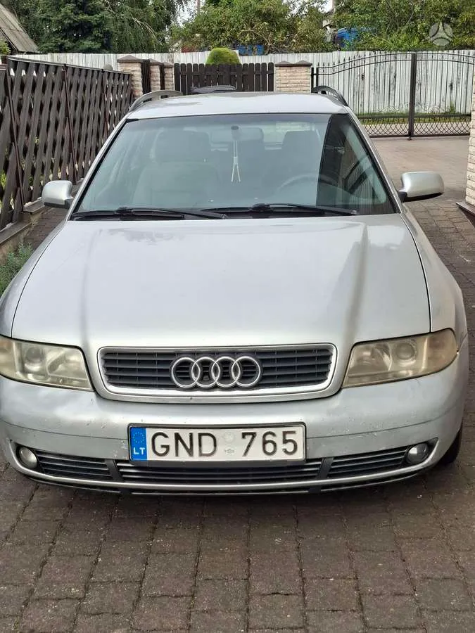 Audi A4 - 1