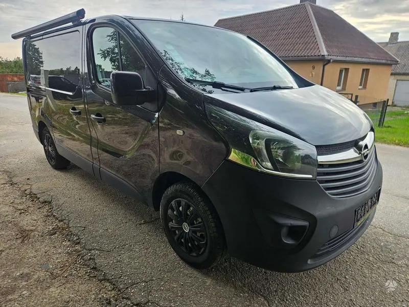 Opel Vivaro - 1