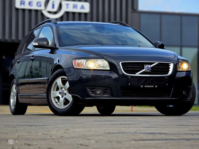 Volvo V50 - 1