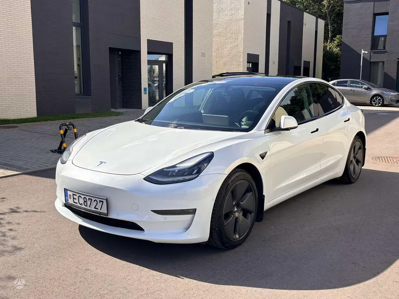 Tesla Tesla Model 3