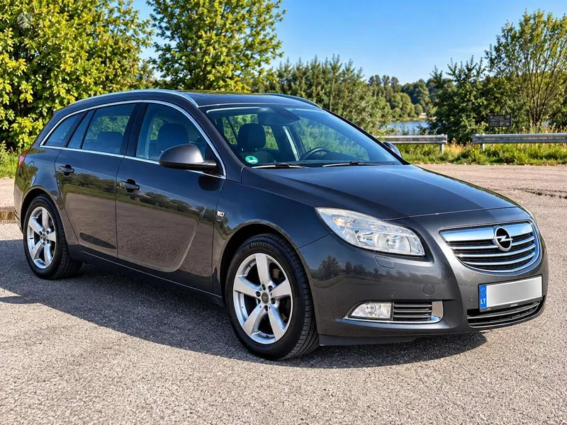 Opel Insignia - 1