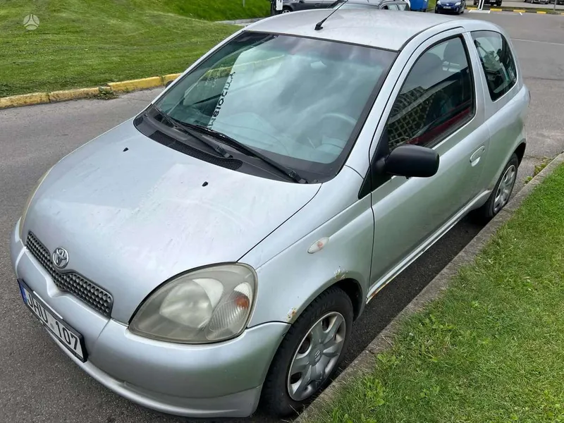 Toyota Yaris - 1
