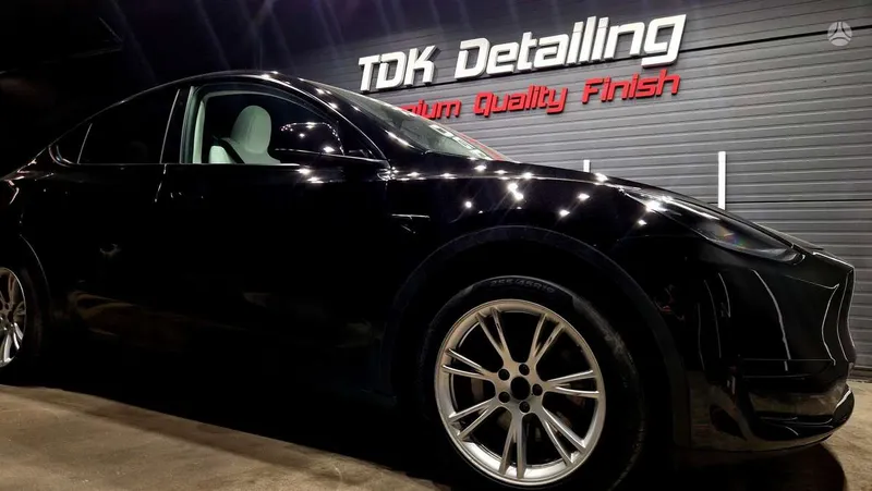 Tesla Tesla Model Y