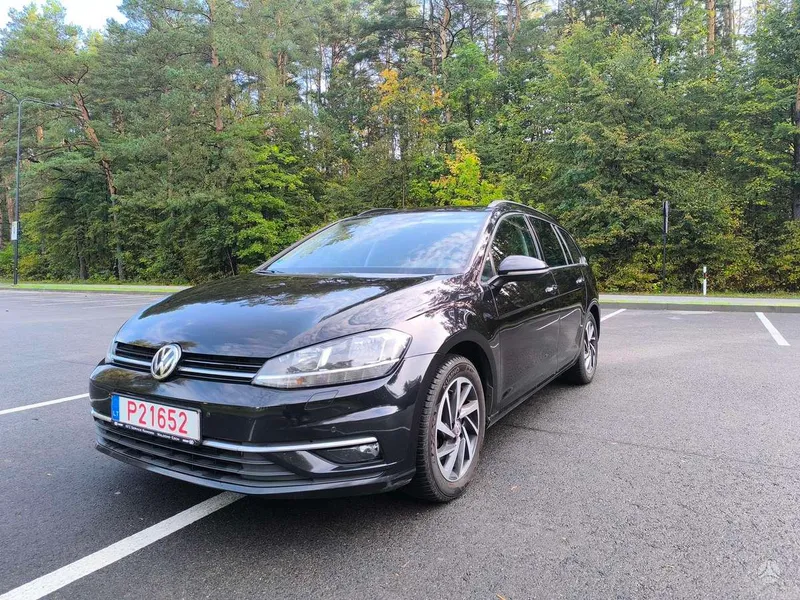 Volkswagen Golf - 1