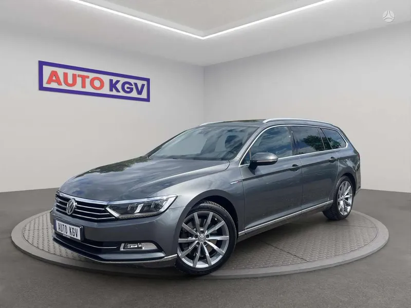 Volkswagen Passat - 1