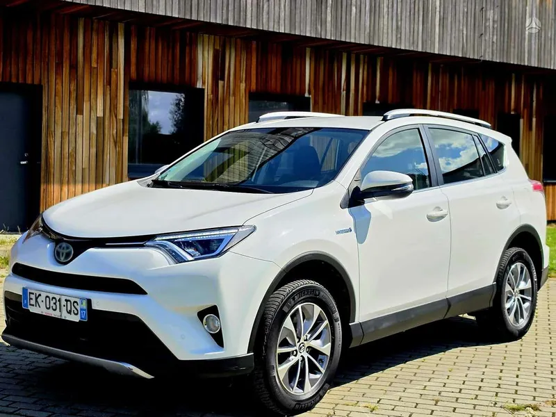 Toyota RAV4 - 1