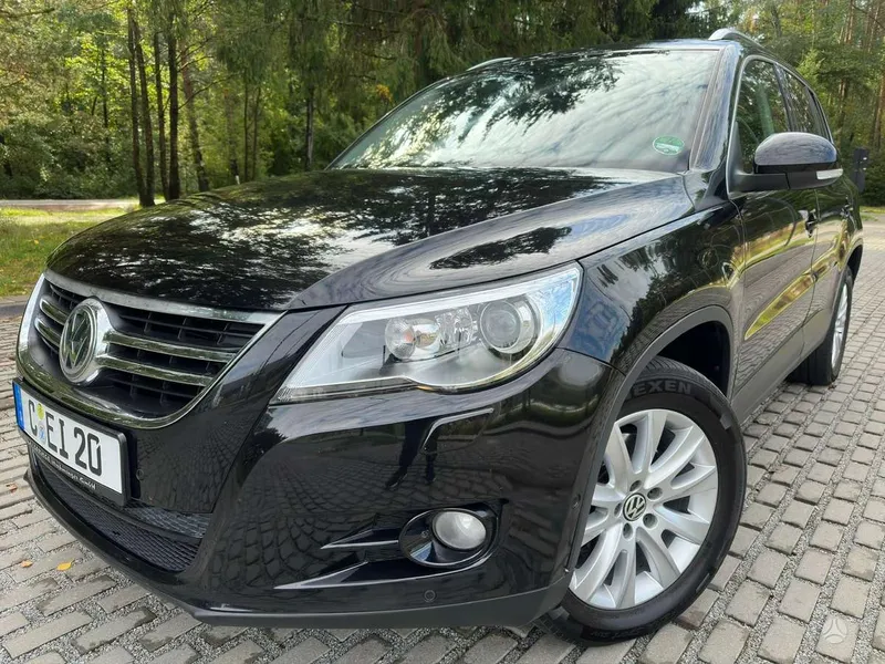 Volkswagen Tiguan - 1
