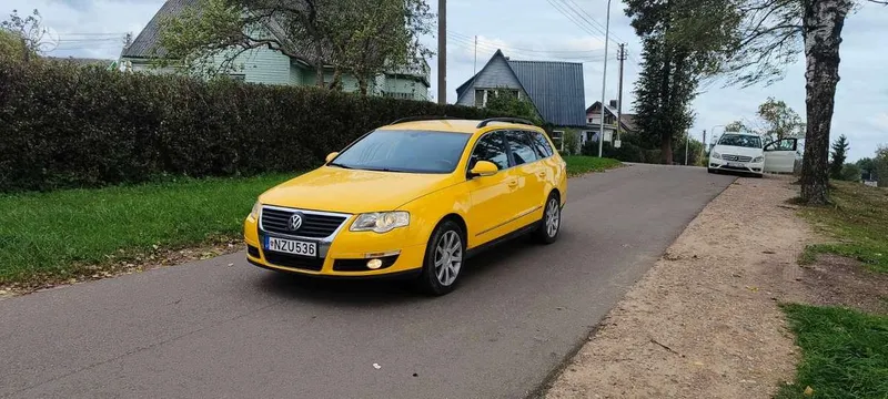 Volkswagen Passat - 1