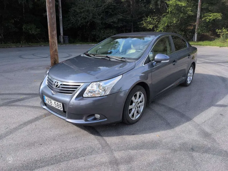 Toyota Avensis - 1