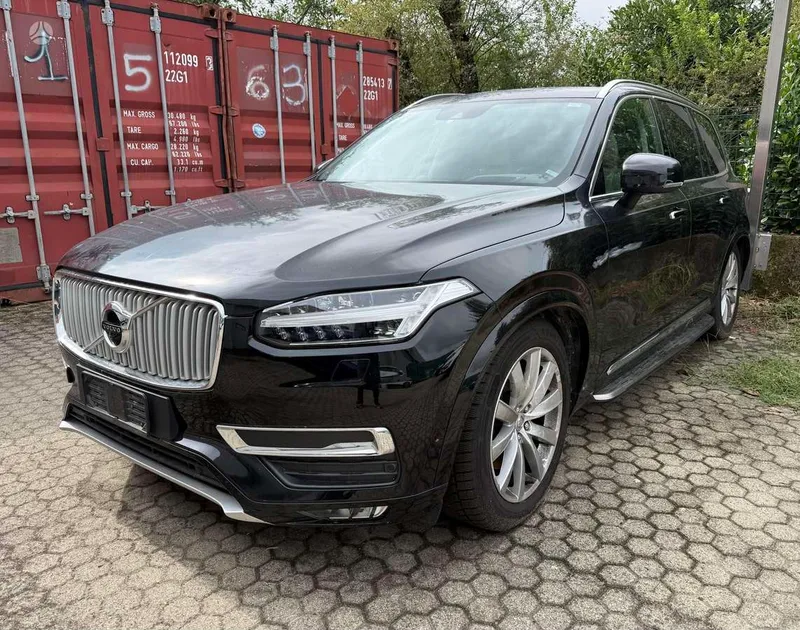 Volvo XC90 - 1