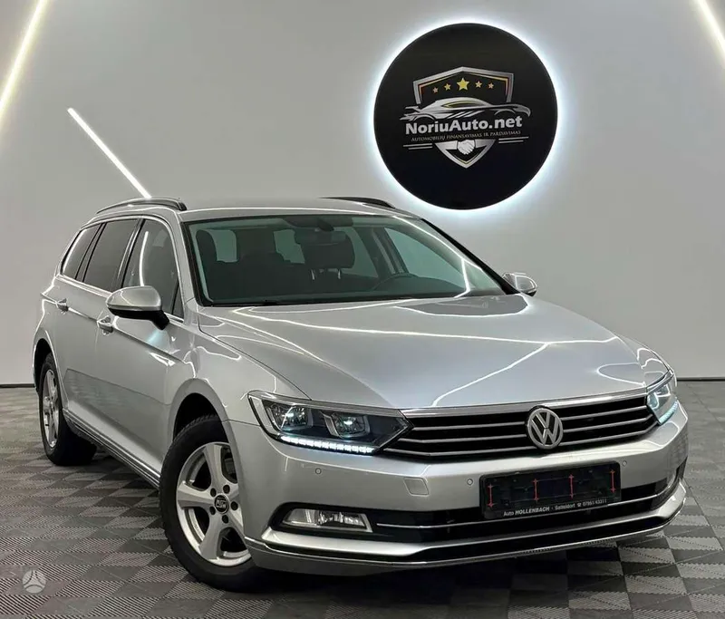 Volkswagen Passat - 1
