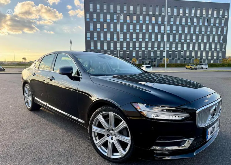 Volvo S90 - 1