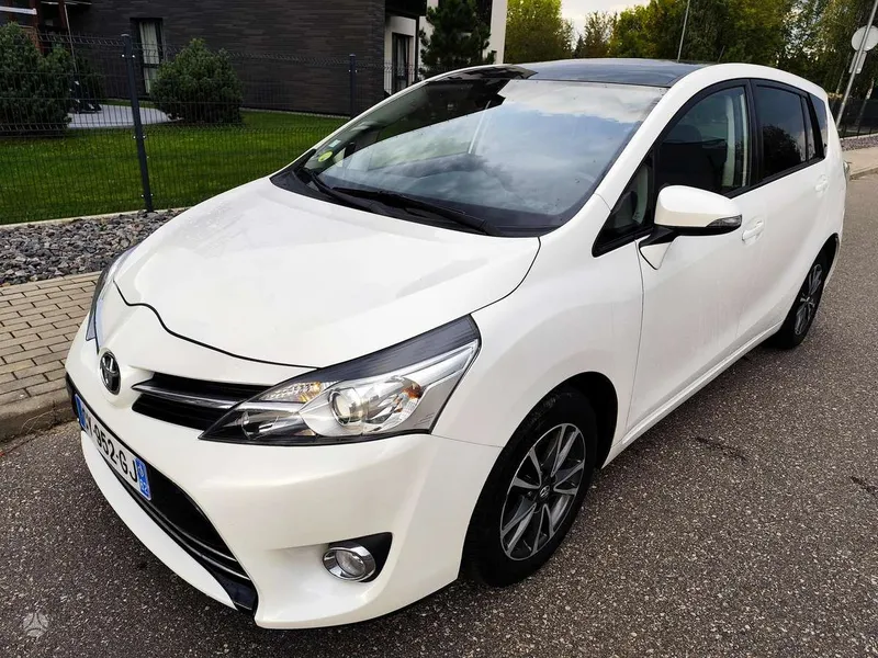 Toyota Verso - 1