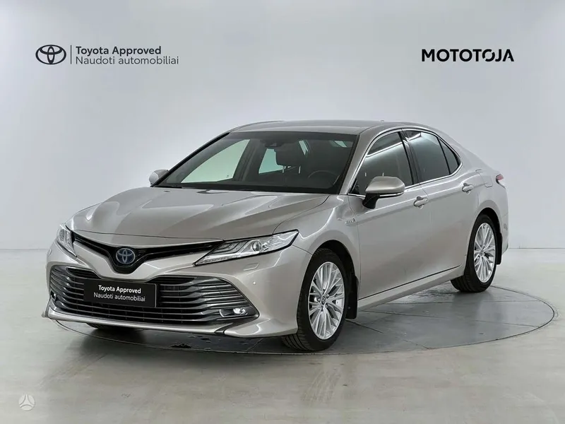 Toyota Camry - 1